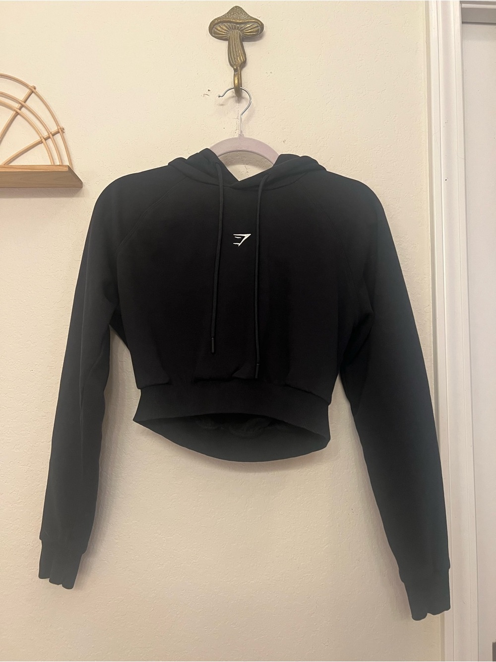 Gymshark Black Cropped Hoodie - Women's Pullover